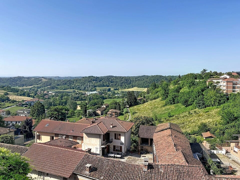 Residential Area, Roof, House, Landscape, Rural Area, Neighbourhood, Home, Suburb, Highland, Land Lot