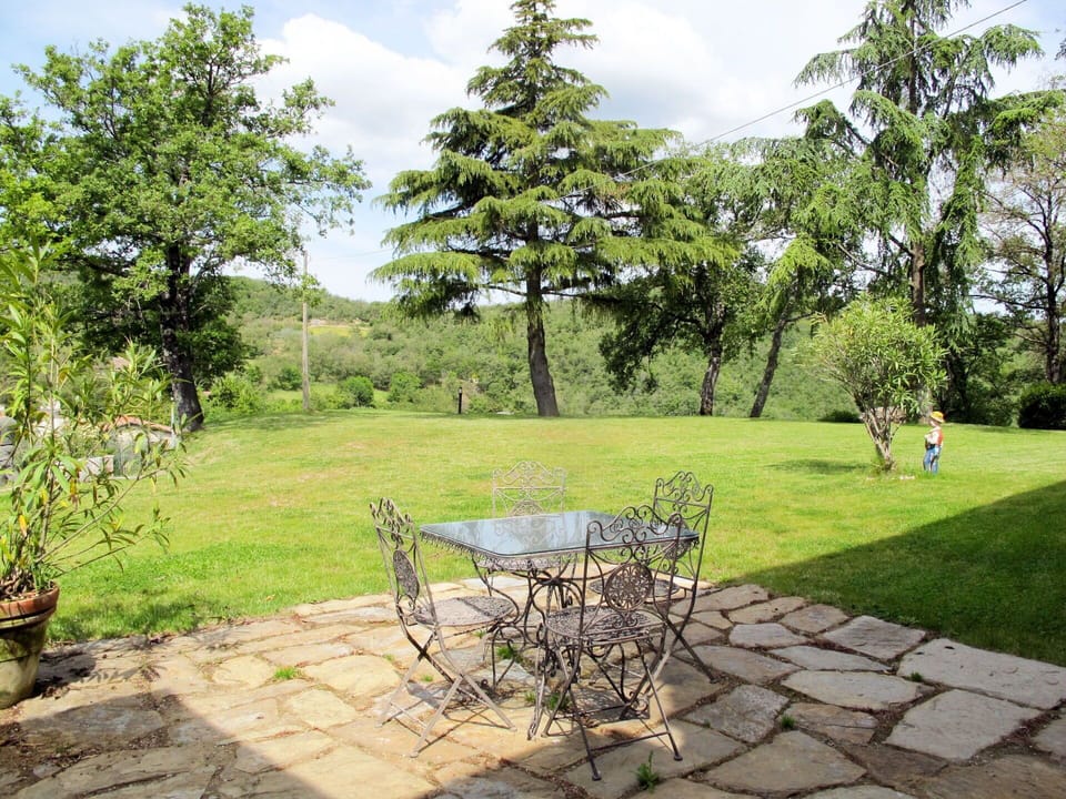 Property, Natural Landscape, Tree, Natural Environment, Real Estate, Grass, House, Land Lot, Lawn, Garden