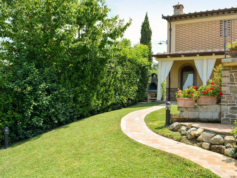 Property, Grass, Green, Lawn, Natural Landscape, House, Garden, Tree, Wall, Real Estate