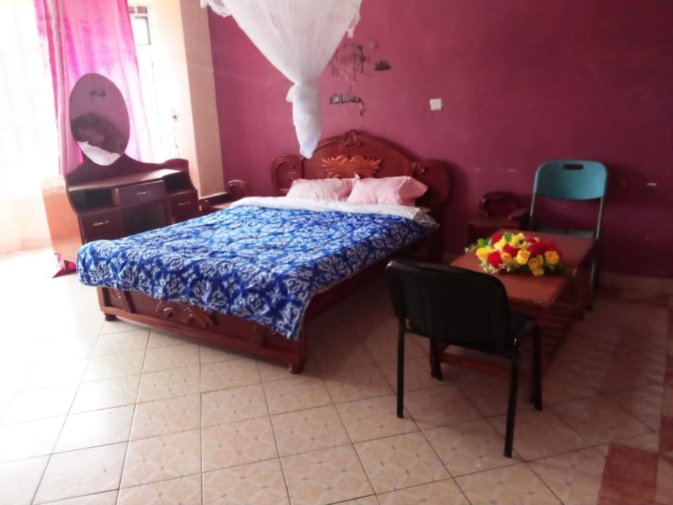 Executive Room | Desk, free WiFi, bed sheets