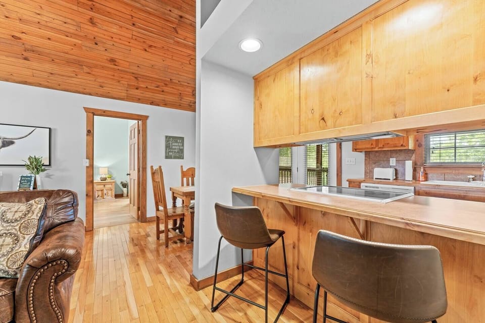 Additional dine-in seating at the kitchen bar