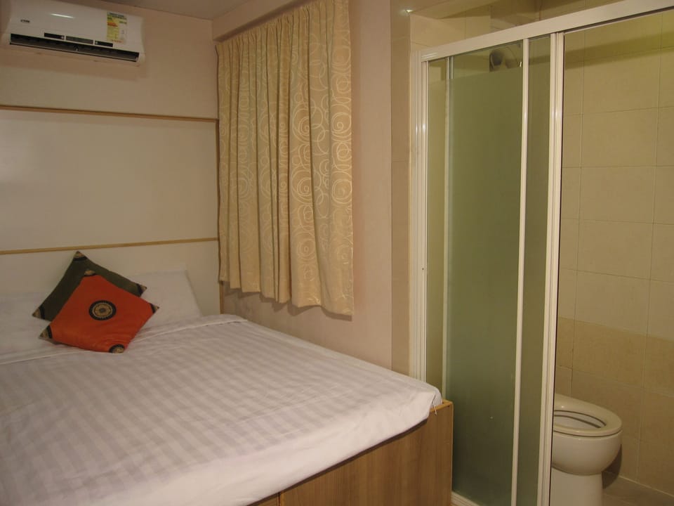 Double Room | Blackout drapes, free WiFi, bed sheets, wheelchair access