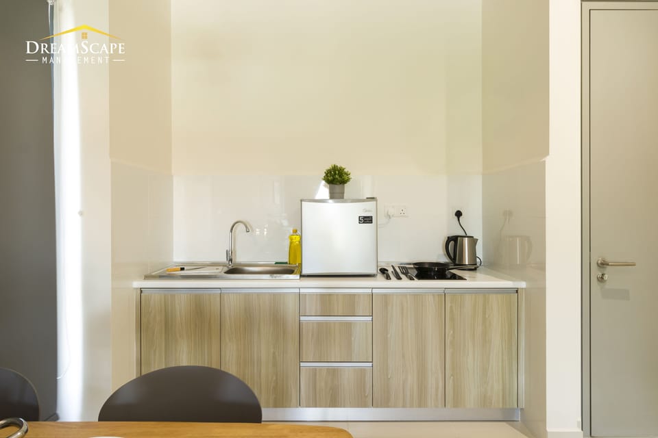 Deluxe Studio | Private kitchenette | Mini-fridge, stovetop, electric kettle, cookware/dishes/utensils