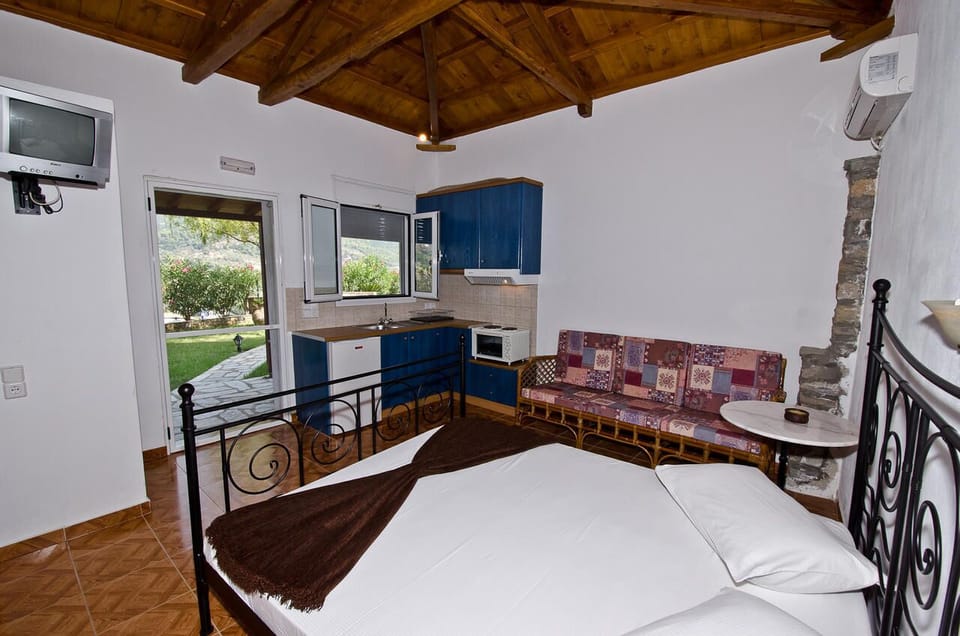 Studio | Soundproofing, iron/ironing board, free WiFi, bed sheets