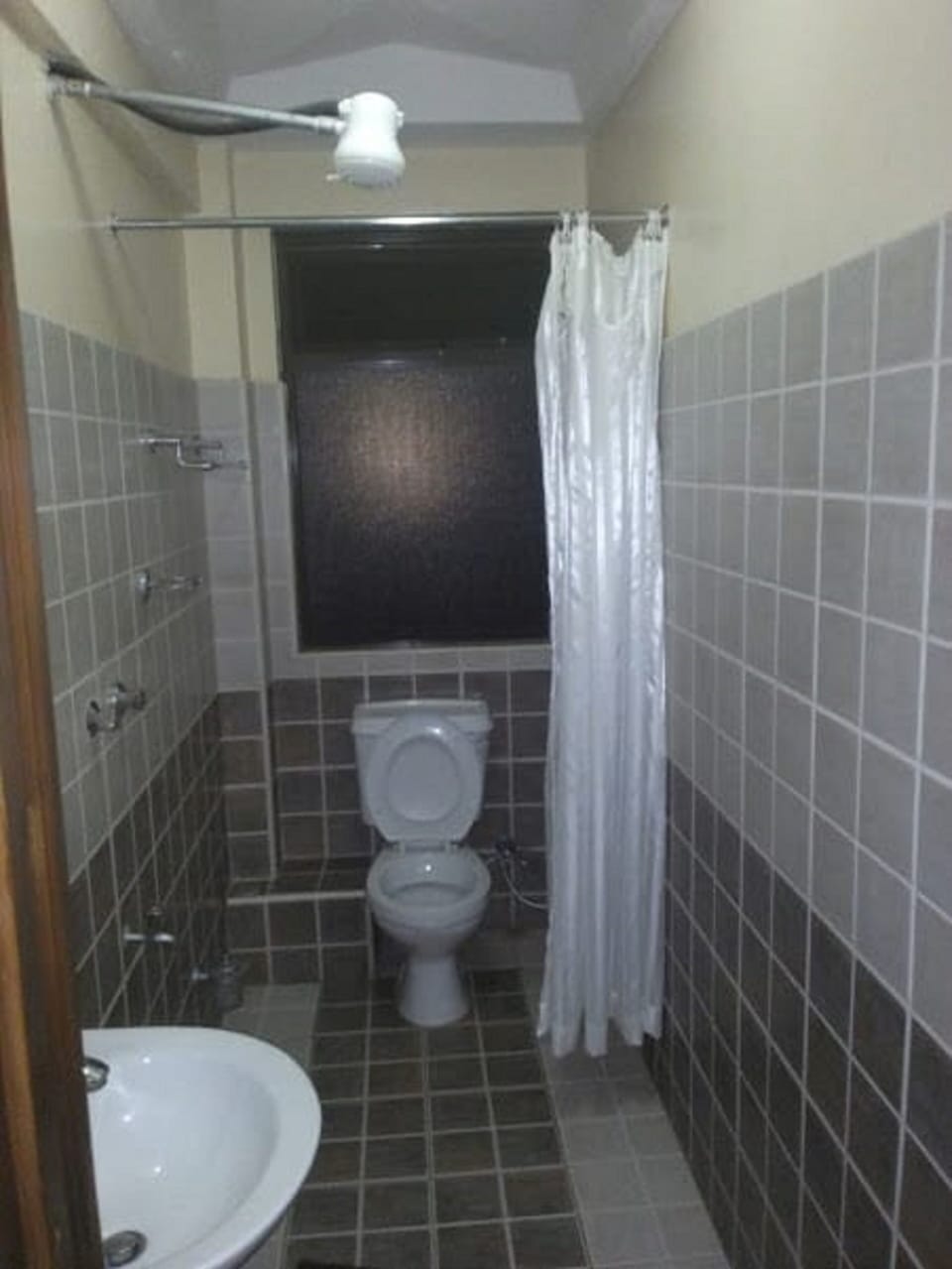 Designer toiletries, slippers, towels, shampoo