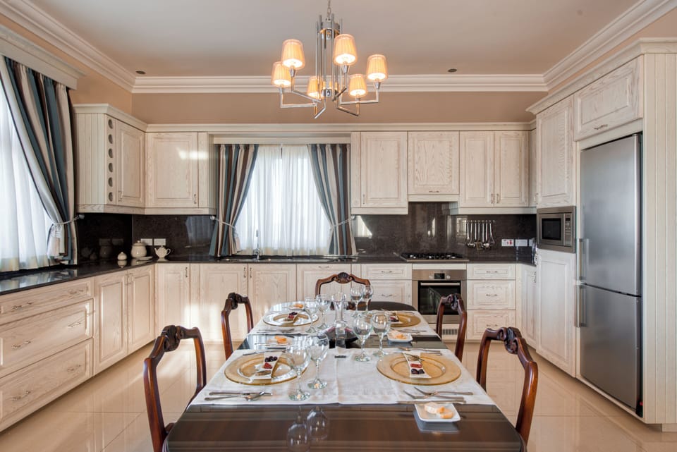 Villa, 3 Bedrooms | Private kitchen | Full-size fridge, microwave, oven, stovetop