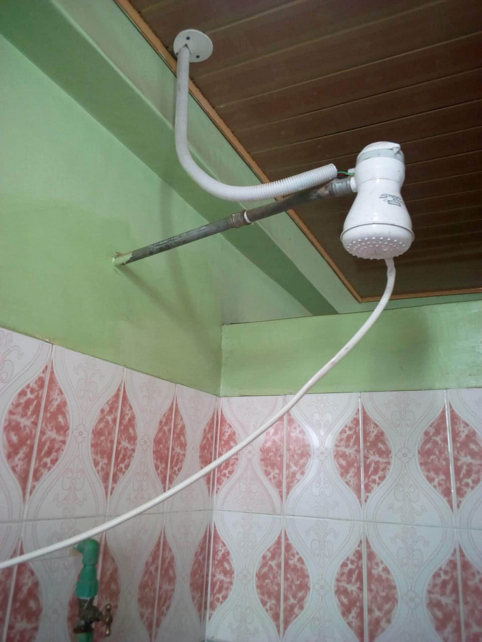 Standard Room | Bathroom shower