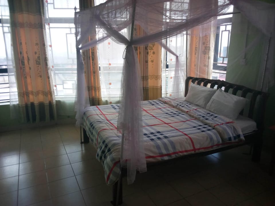 Standard Room | Desk, blackout drapes, free WiFi, bed sheets