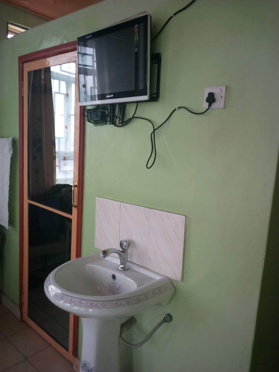 Standard Room | Television