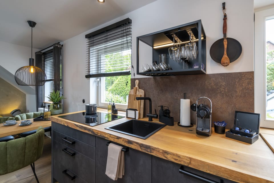 Superior | Private kitchen | Fridge, stovetop, espresso maker, coffee/tea maker