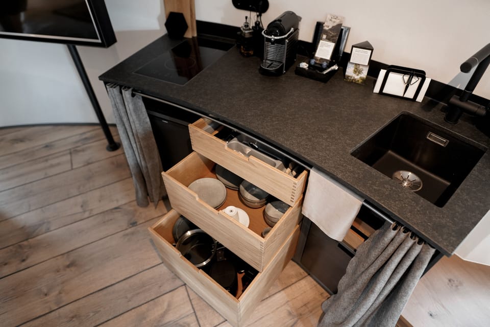 Deluxe Double Room | Private kitchen | Fridge, stovetop, espresso maker, coffee/tea maker