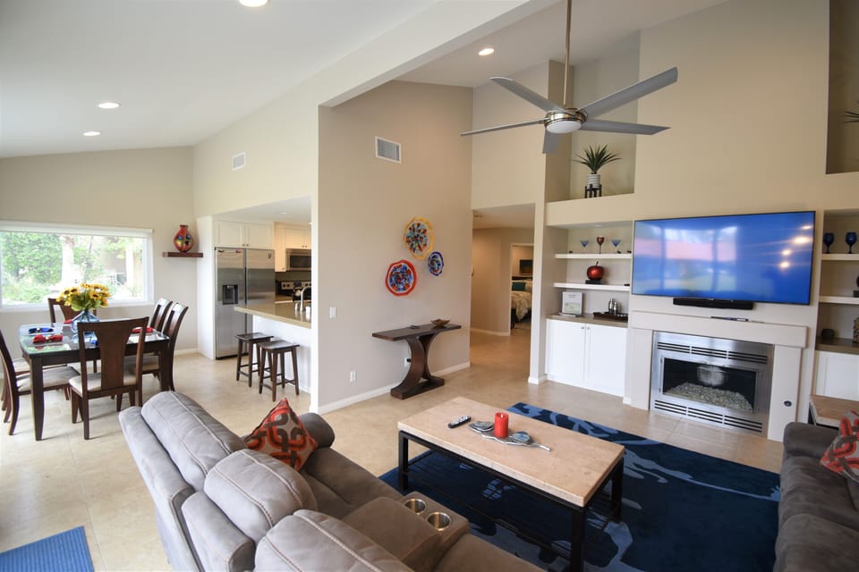 Living/Dining area