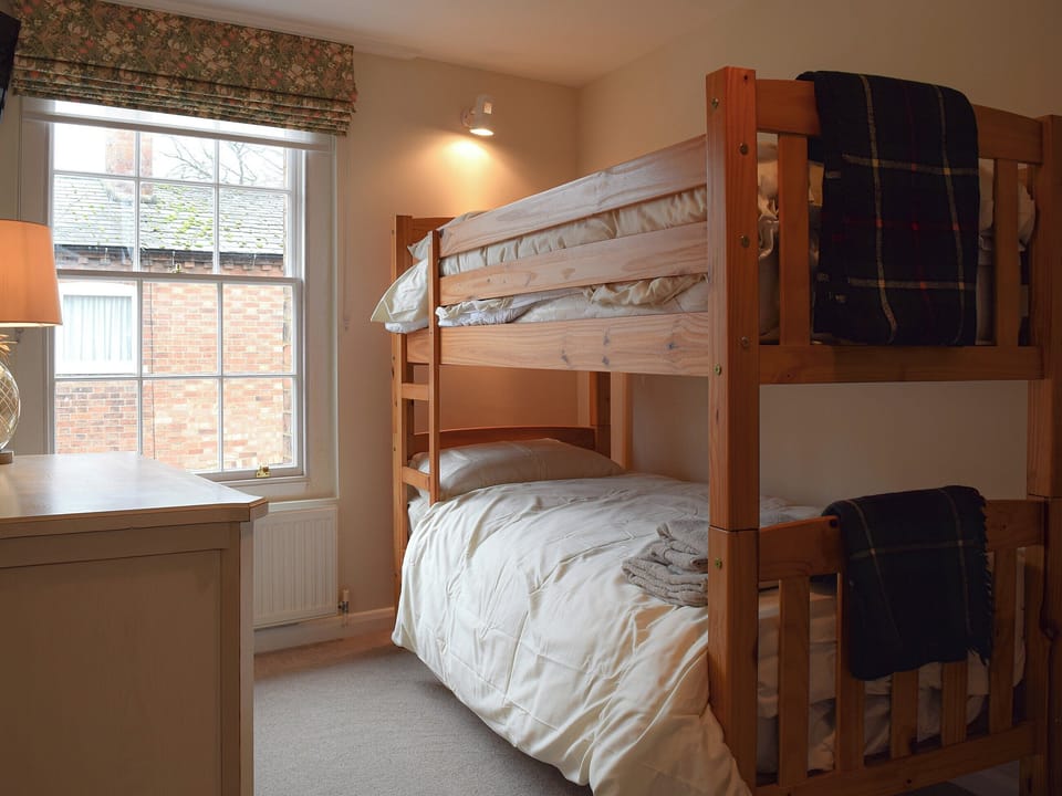 Bunk bedroom | Lovely Old Cottage, Stratford-Upon-Avon