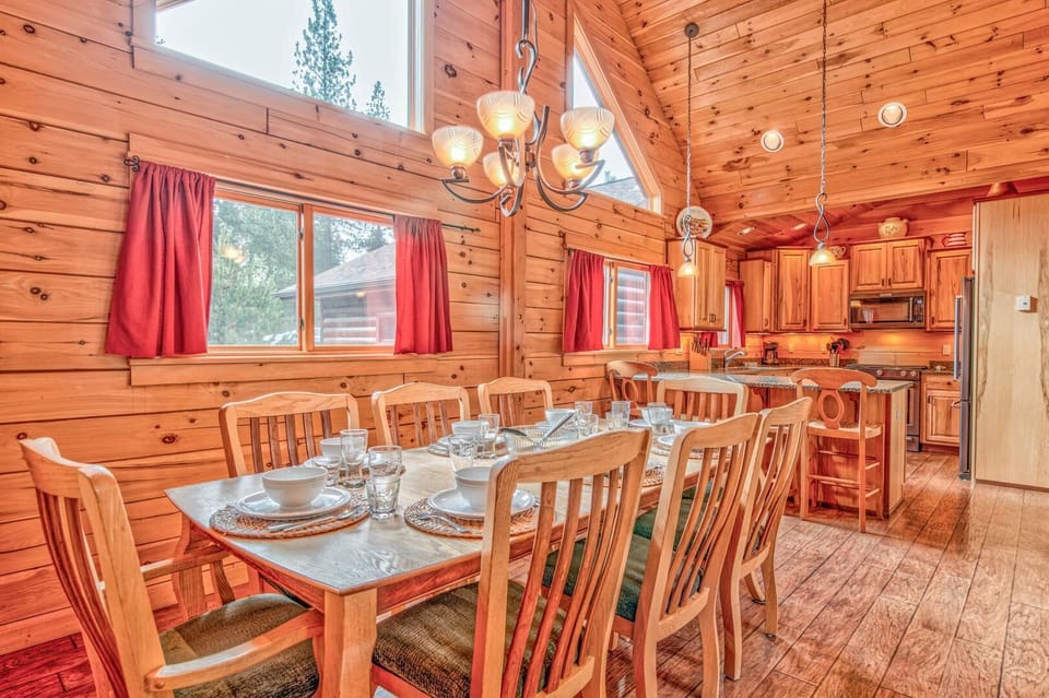 Cabin, Multiple Beds, River View (Crane - Unit 6) | Dining
