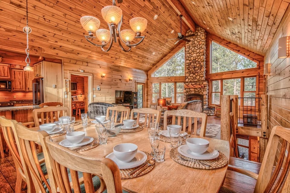 Cabin, Multiple Beds, River View (Crane - Unit 6) | Dining