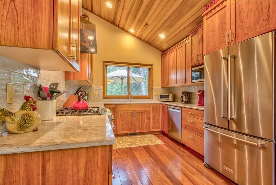 House, Multiple Beds (Tan Oak - Unit 37) | Private kitchen | Fridge, microwave, electric kettle, toaster