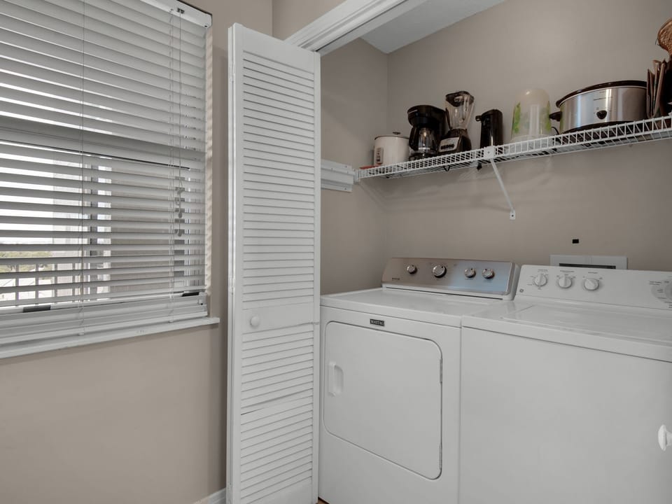 Full Size Washer and Dryer In Unit