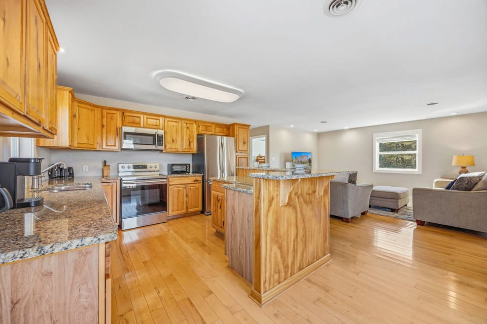 Surf or Sound Realty - 922 - Soulshine - Kitchen -2