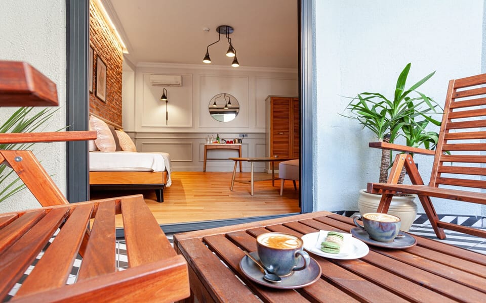 Deluxe Suite | Living area