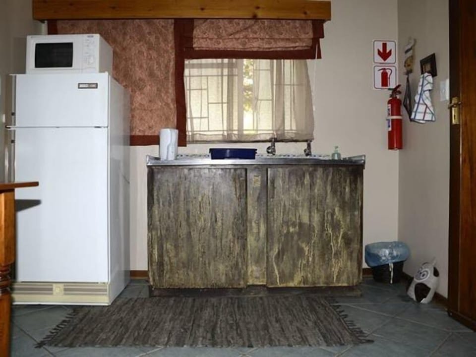 Triple Room (Olienhout) | Private kitchenette | Electric kettle