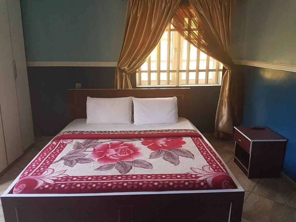 Standard Room | Desk, laptop workspace, free WiFi, bed sheets