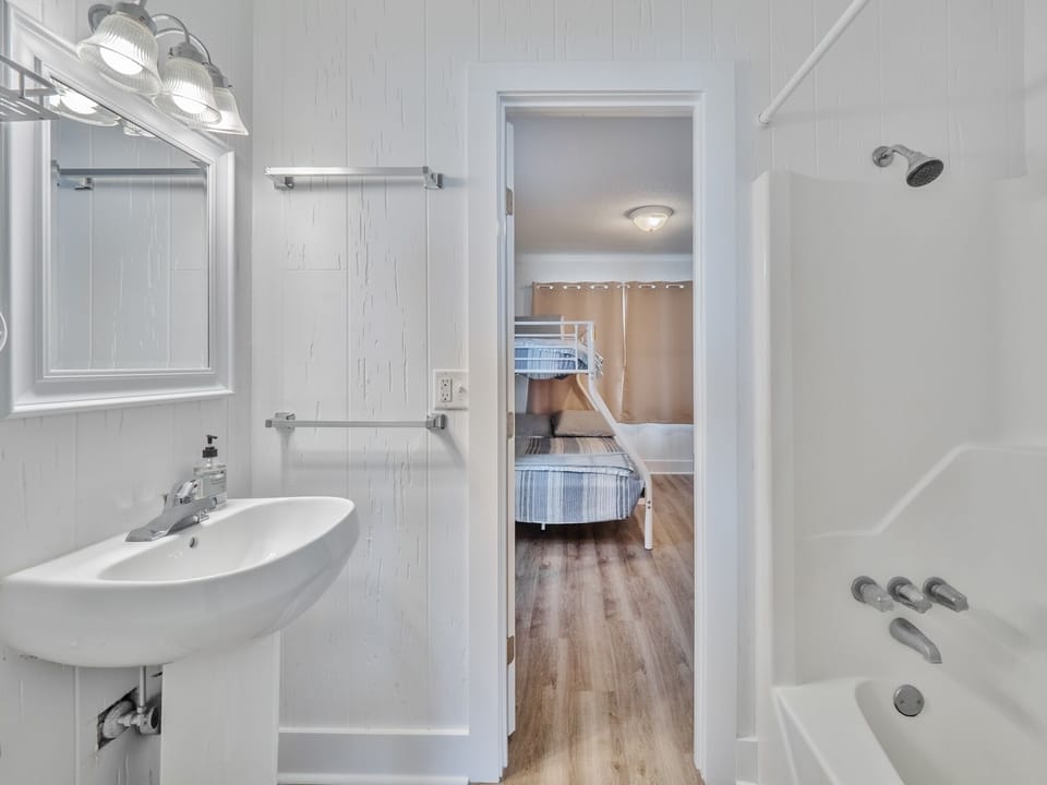 Jack & Jill Bathroom - Dolphin Level