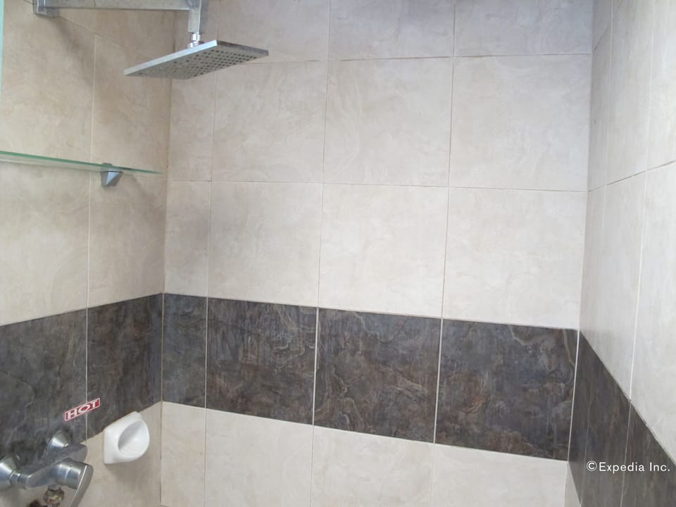 Standard Room, 1 Double Bed | Bathroom shower