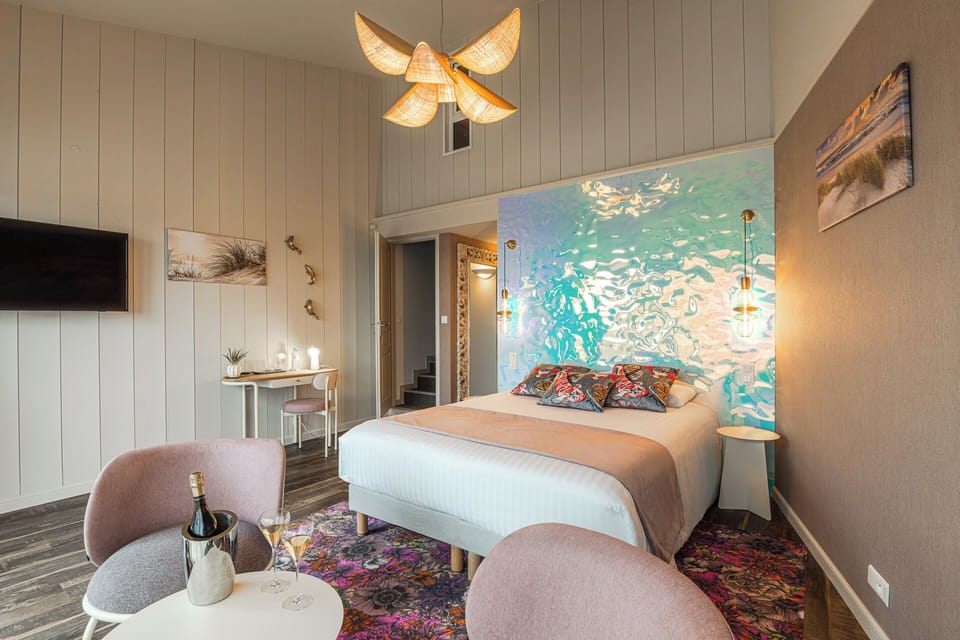 Suite Grand Large | Premium bedding, in-room safe, individually furnished, desk