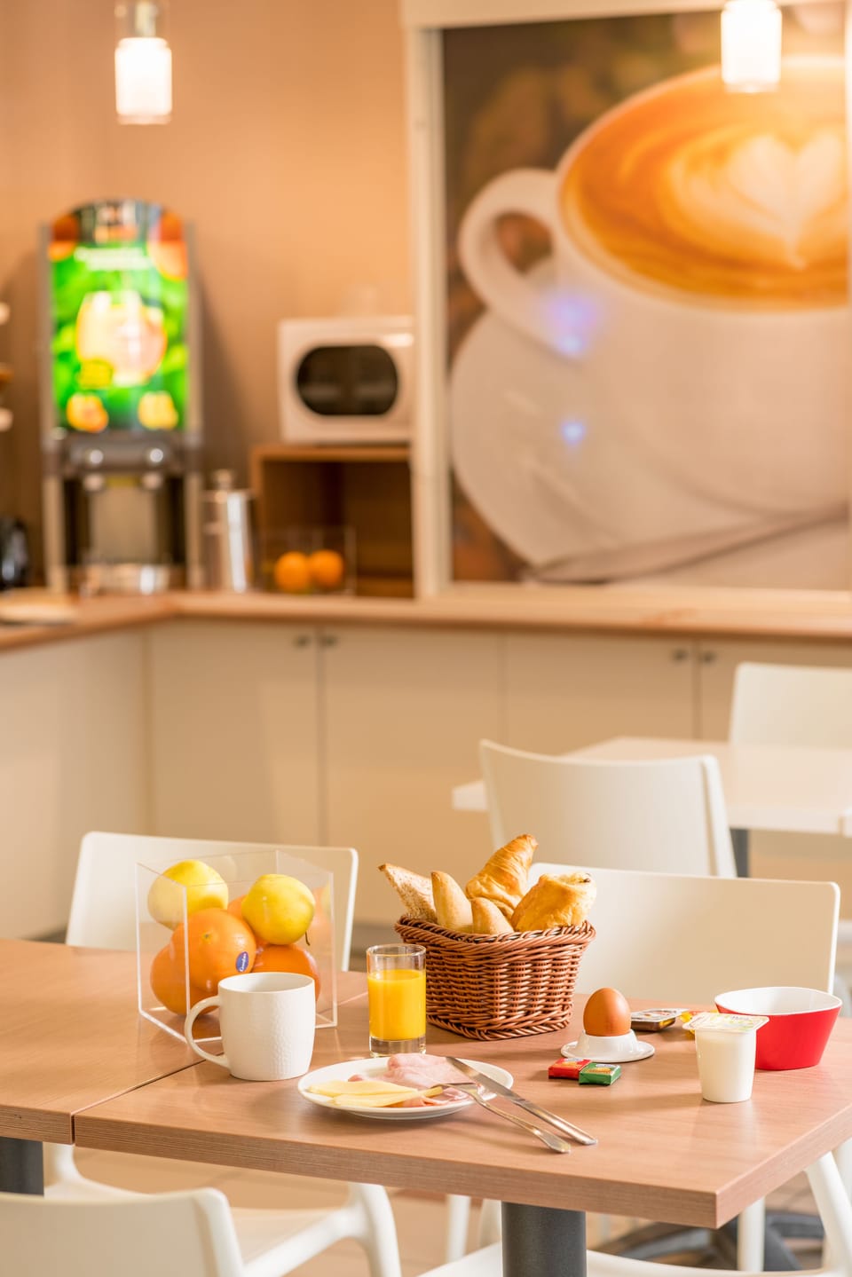 Daily buffet breakfast (EUR 9.90 per person)