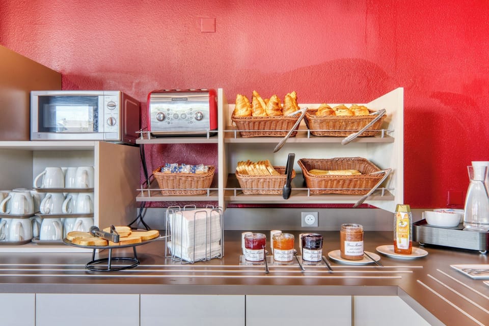 Daily buffet breakfast for a fee