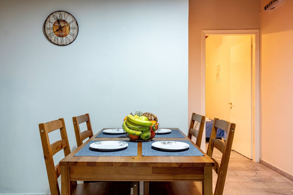 Family Room | In-room dining