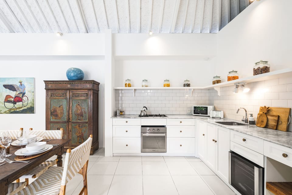 Deluxe Villa, 2 Bedrooms | Private kitchenette | Full-size fridge, microwave, oven, stovetop