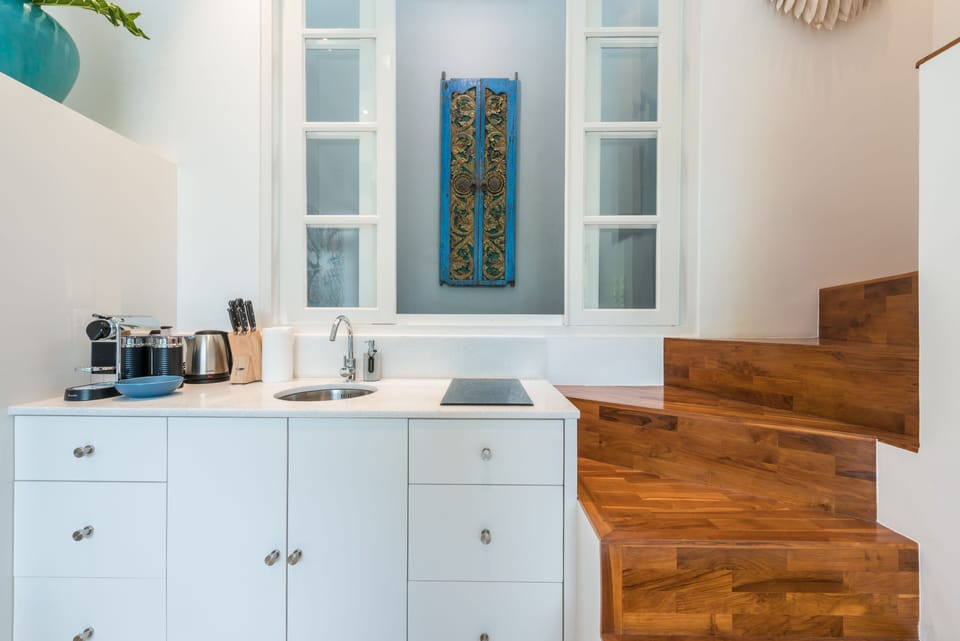 Honeymoon Villa, 1 Bedroom | Private kitchenette | Fridge, microwave, stovetop, coffee/tea maker