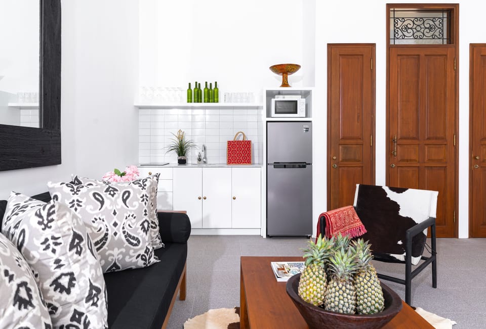 Honeymoon Villa, 1 Bedroom | Living area | 40-inch flat-screen TV with cable channels, LCD TV