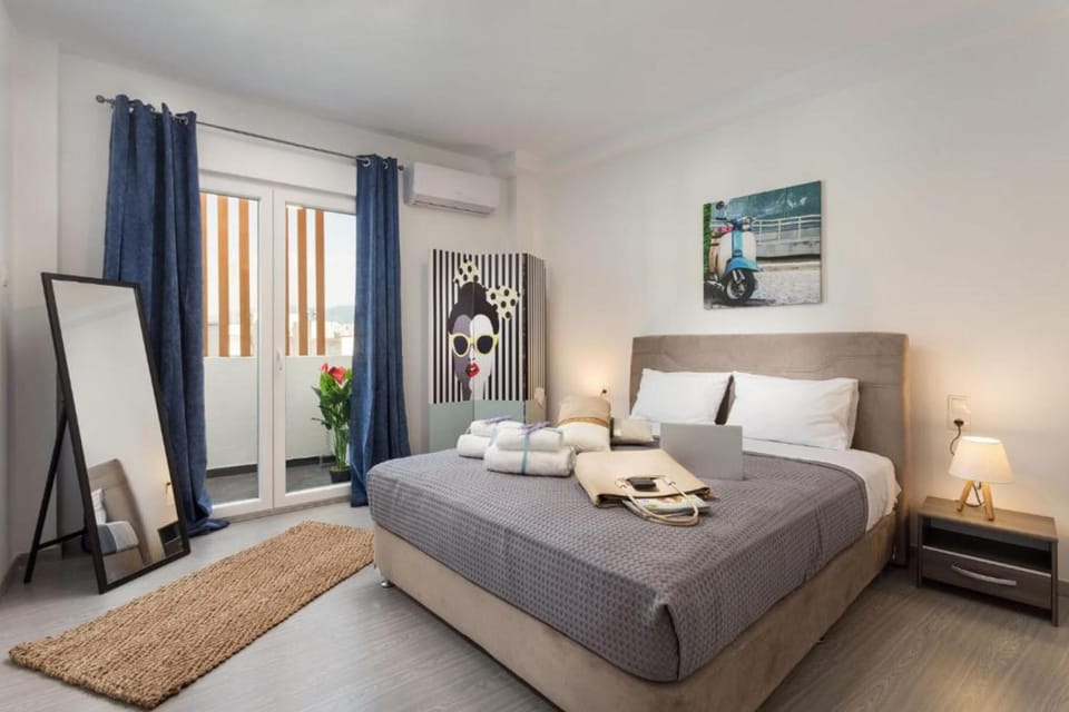 Deluxe Apartment | Individually decorated, individually furnished, blackout drapes