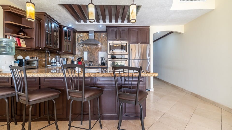 Seating at the kitchen counter top