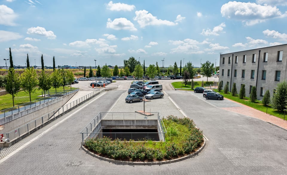 Self parking (EUR 10 per day)