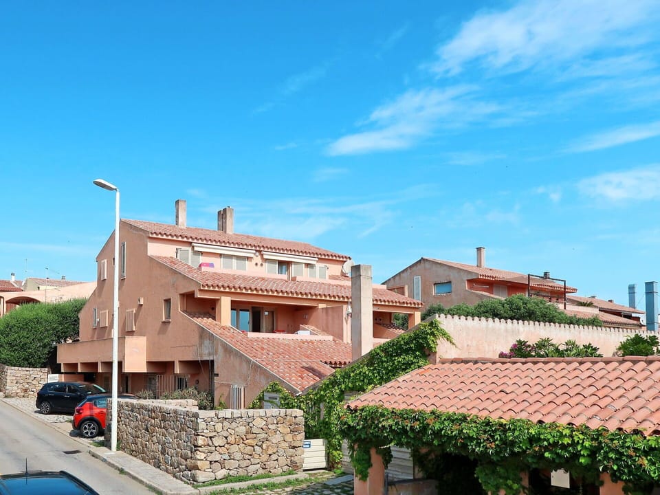 Property, Residential Area, House, Building, Town, Sky, Real Estate, Architecture, Home, Neighbourhood