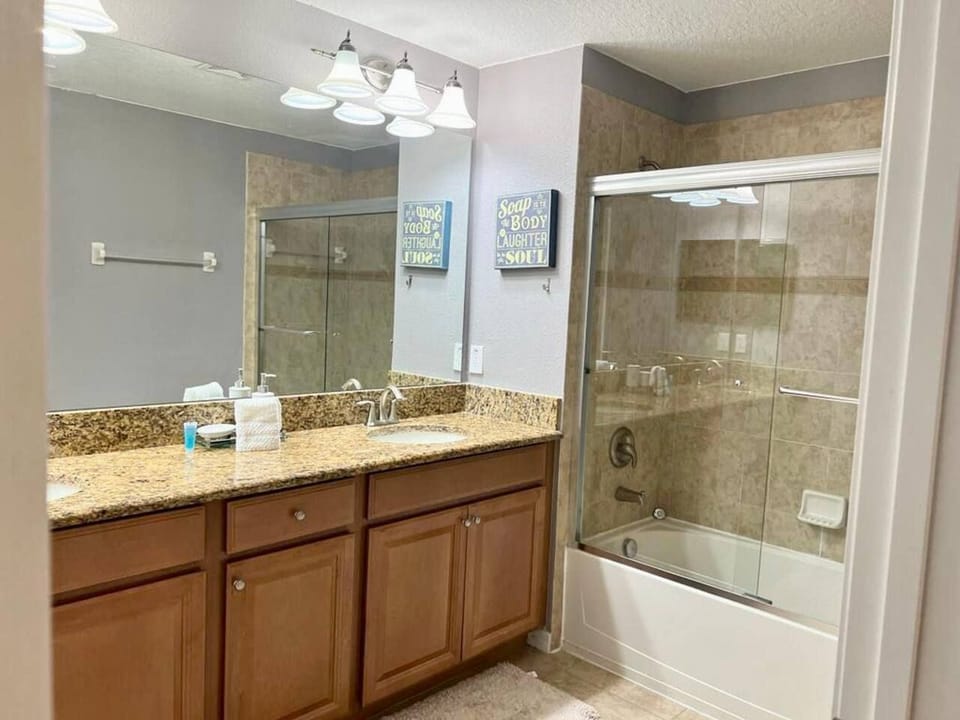 Resort Home Sleeps 12 w/private Pool! Villa in Osceola County