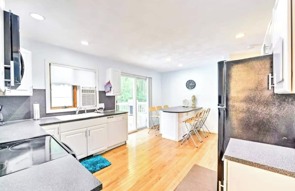 Kitchen with all you need for making a home cooked meal