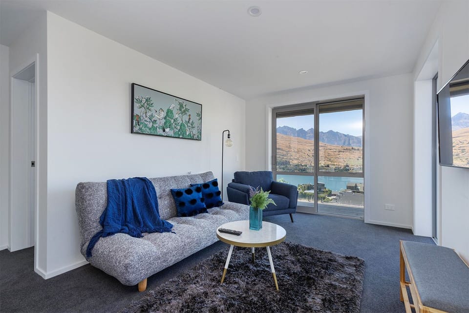 Deluxe Apartment, 1 Bedroom | Living area | Flat-screen TV