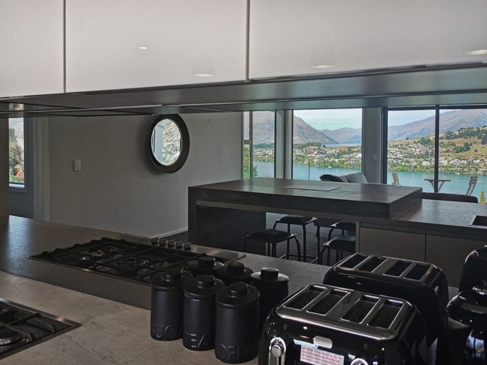 Panoramic Townhome, 2 Bedrooms, 2 Bathrooms | Private kitchen | Full-size fridge, microwave, oven, stovetop