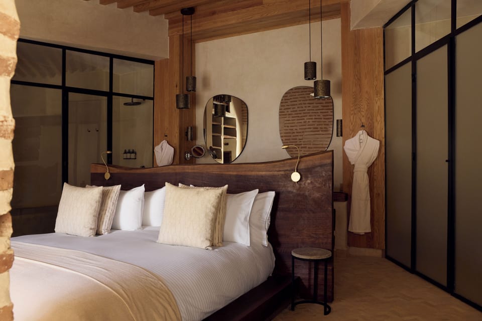 Room (Nobu Riad) | Premium bedding, in-room safe, soundproofing, free cribs/infant beds