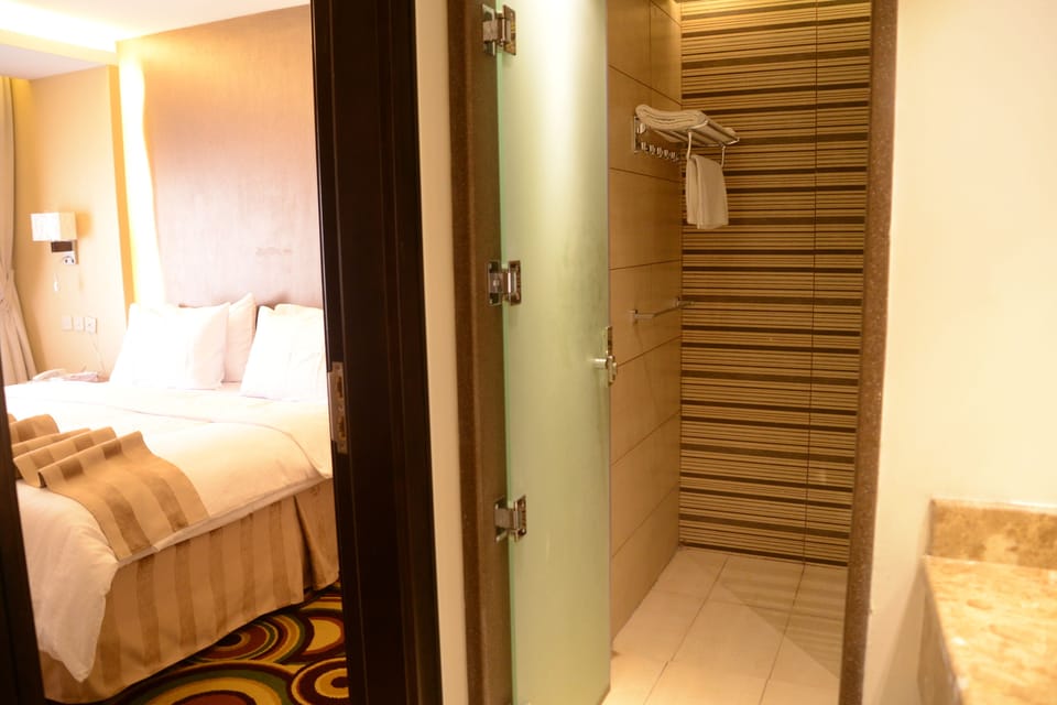 Premium bedding, minibar, in-room safe, soundproofing