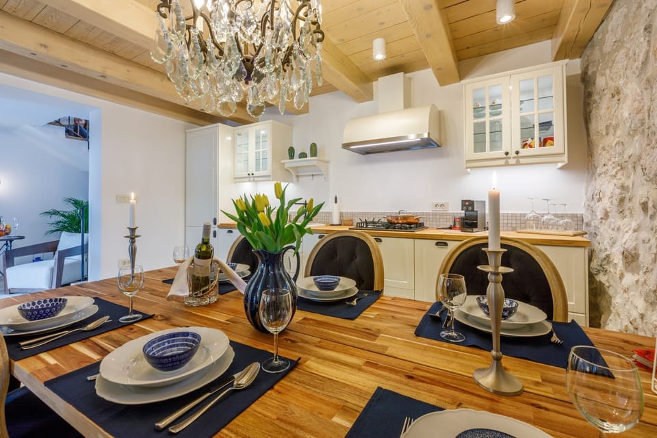 Private kitchen | Fridge, microwave, stovetop, dishwasher
