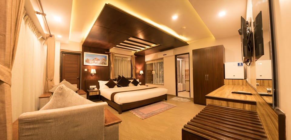 Presidential Suite | Premium bedding, desk, laptop workspace, soundproofing