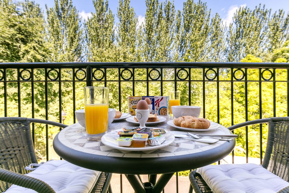 alfresco dining on the balcony a great place for breakfast. 