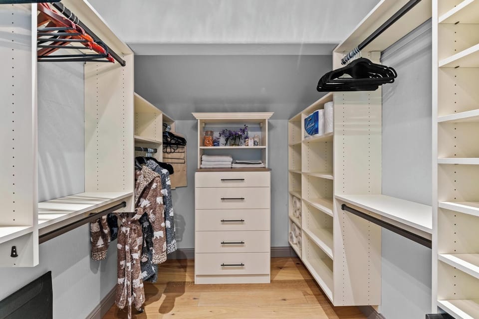 Walk in Closet