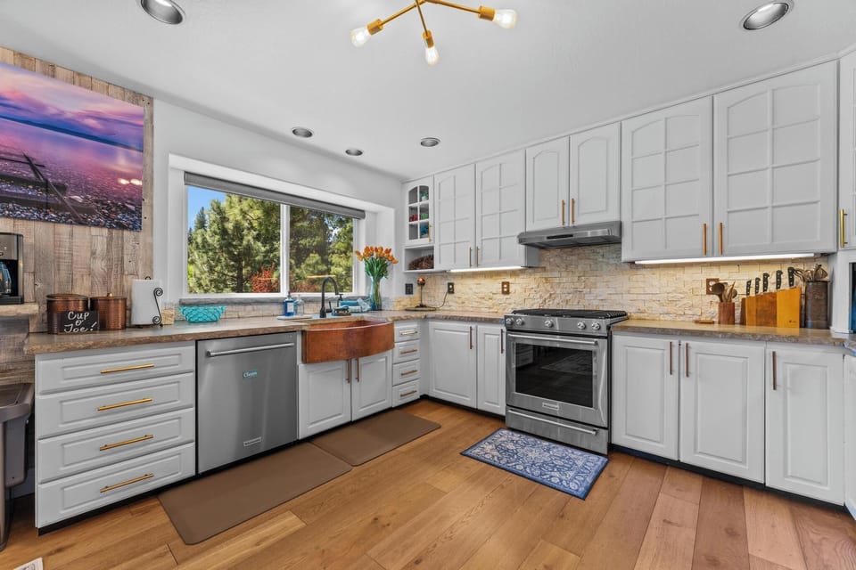 Chefs kitchen brand new appliances