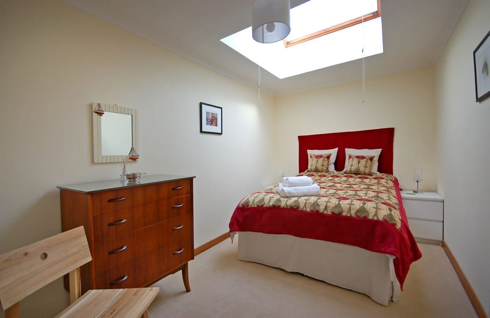 Apartment, 2 Bedrooms | Bed sheets